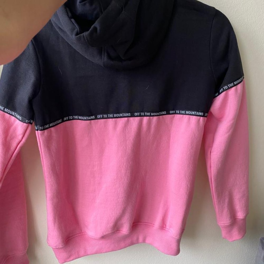 Pullover - Picture 2 of 4